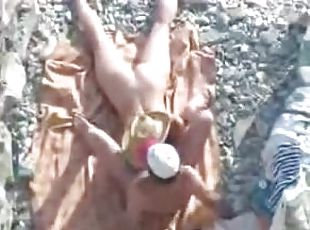 Amateur video of the couple fucking hot on the beach