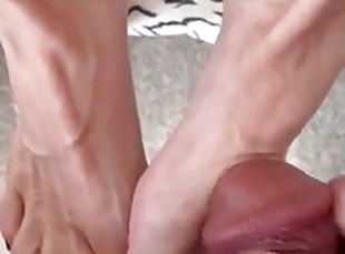 Cum on his wifes feet