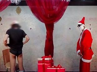 Santa Claus is going to give the gifts for CUM show