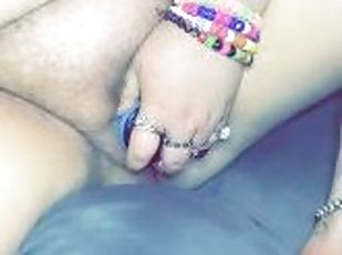 Sloppy BBW pussy squirts on pop can