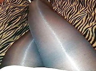 Thin black 40 den pantyhose