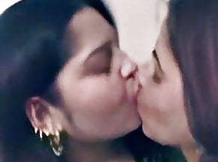 chupanços, indiano, beijando