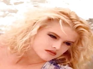 Anna Nicole Smith Looking As Amazing As She Always Did