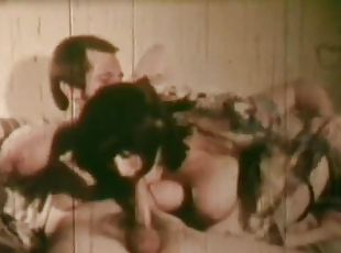 Vintage Clip With Chubby Brunette