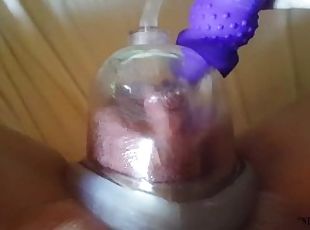 nippleringlover naked in bed pumping my pierced & shaved pussy with my new vagina pump