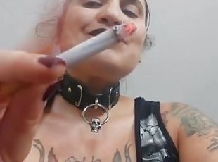 amatør, pov, fetisj, alene, røyking, brunette, femdom, tattoo