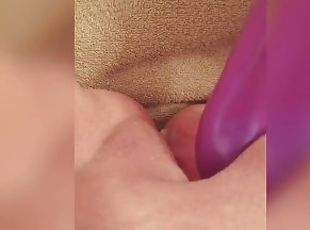 clitoris, masturbare-masturbation, pasarica, amatori, adolescenta, slobozita, cuplu, solo, uda, bruneta