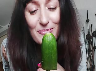 My Creamy Cunt Started Leaking From The Cucumber. Fisting And Squirting 11 Min