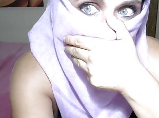 Beautiful muslim babe shows off her goodies on camera