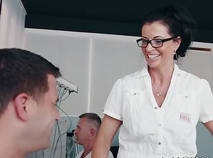 briller, sykepleier, milf, uniform