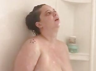 baden, groß-titten, dilettant, erotisch-mutti, fett-mutti, fetisch, dusche, allein, brunette