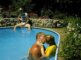 Great blowjob in the pool from a pair of teenage chicks