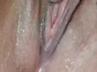 clitoris-bagian-atas-vagina-paling-sensitif, mastubasi, orgasme, vagina-pussy, muncrat, amatir, remaja, buatan-rumah, pertama-kali, italia