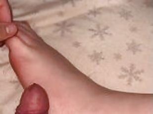 Chubby Small Dick Cums On His BBW Feet