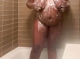 الاستحمام, كبيرة-الثدي, استمناء, كس-pussy, هواة, أبنوس, أسود, سمينة-و-جميلة, طبيعية, ثدي