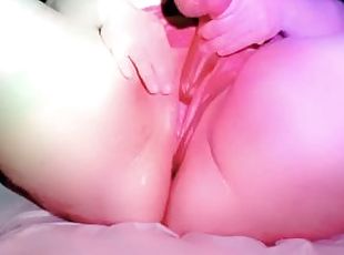 Wet Pussy Squirting????