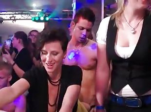 pesta, gambarvideo-porno-secara-eksplisit-dan-intens, pelacur-slut, liar