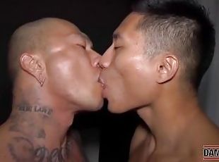 азиатки, духане, огромни-пениси, хомосексуалисти, дълбоко-гърло, фетиш, мускулест, татуировки, хуй