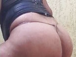 Hot Brazilian HousewifeTwerking Her BIG Wet Ass