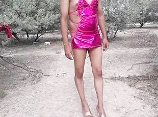 sexy barbie trans se desnuda en publico con lindos tacones y plug anal de zorra muy caliente disfrut