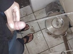 banyo-yapma, kocaman-huge, mastürbasyon-masturbation, işeme, kocaman-yarak, ibne, mastürbasyon, ayaklar, birdenbire, pis