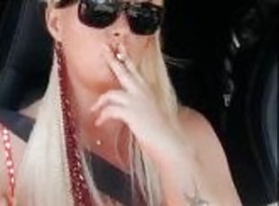 amatérske, zlatíčka, bbw, blondýna, britské, fetišistické, sólo, fajčenie-smoking