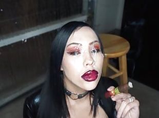 Lipstick Bimbo Facial While Smoking